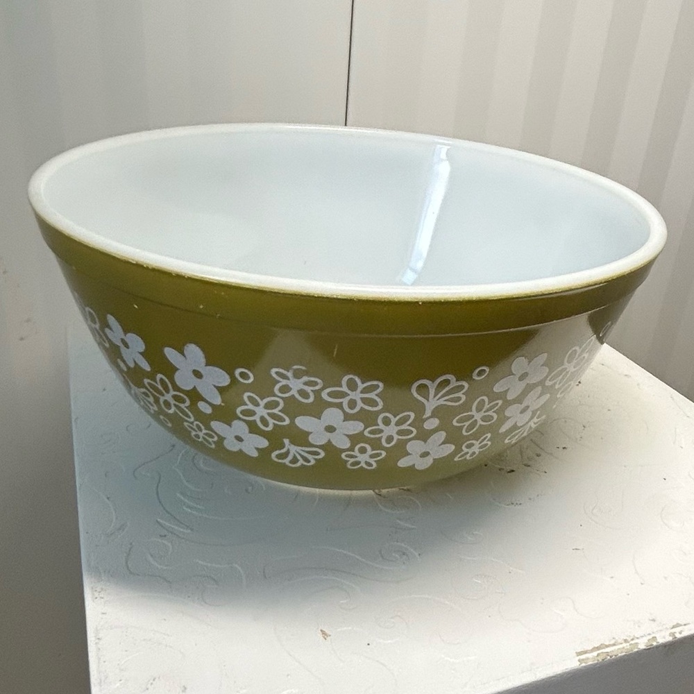 PYREX 403 (2 1/2 quart) green white Spring Blossom Crazy Daisy